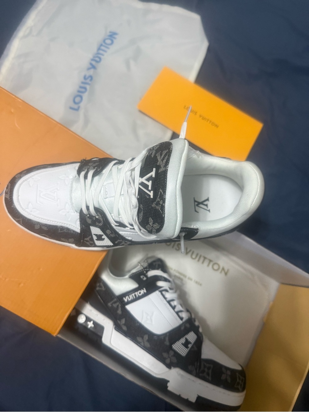 Louis Vuitton men White & Black Monogram Low-Top Sneakers